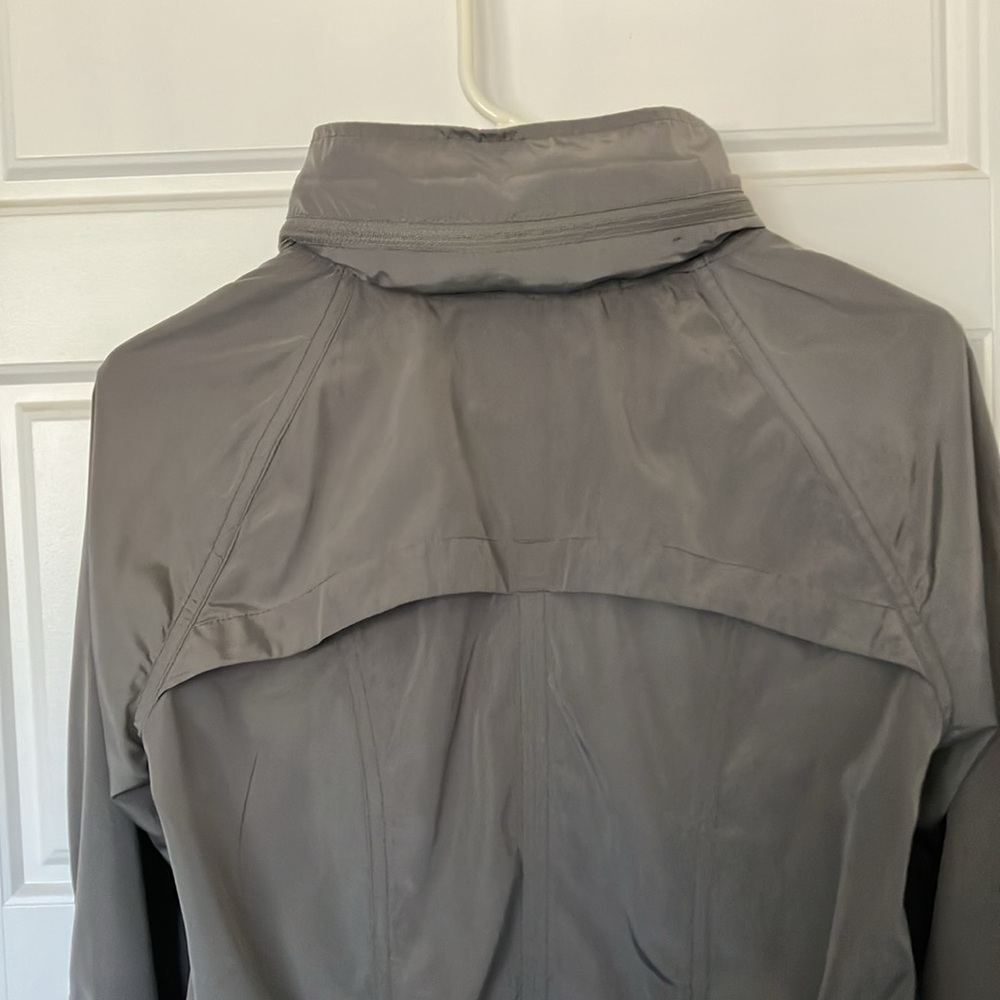 Athleta Gray Lightweight Hooded Spring Jacket LIKE NEW - Picture 5 of 8